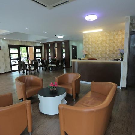 Jam Hotel Kota Warisan Sepang @ Erl Salak Tinggi, Klia 1-2 & F1 Zewnętrze zdjęcie