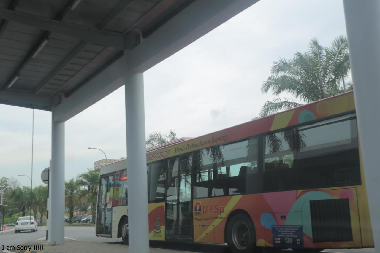 Jam Hotel Kota Warisan Sepang @ Erl Salak Tinggi, Klia 1-2 & F1 Zewnętrze zdjęcie